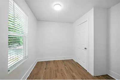 903 W Baker Street, Denison, TX 75020 - Photo 6