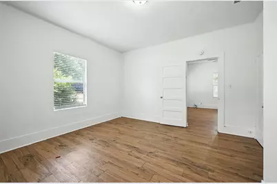 903 W Baker Street, Denison, TX 75020 - Photo 8