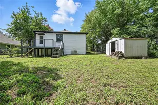 903 W Baker St, Denison, TX 75020 - Photo 10