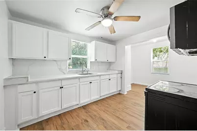 903 W Baker Street, Denison, TX 75020 - Photo 2