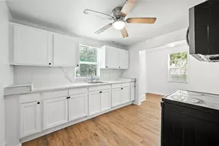 903 W Baker St, Denison, TX 75020 - Photo 2