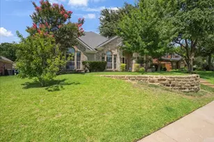 2413 Shorewood Ct, Rowlett, TX 75088 - Photo 2
