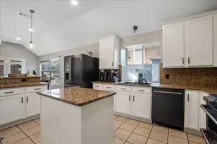 2413 Shorewood Ct, Rowlett, TX 75088 - Photo 8