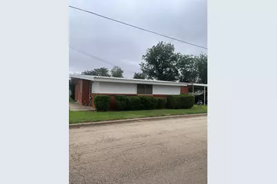 1140 W Forest Street, Munday, TX 76371 - Photo 2