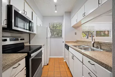 4211 Holland Avenue #105, Dallas, TX 75219 - Photo 12