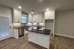 914 W Baker St, Denison, TX 75020 - Photo 4