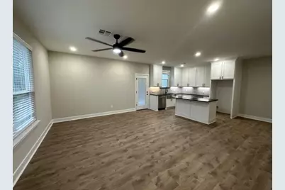 914 W Baker Street, Denison, TX 75020 - Photo 2