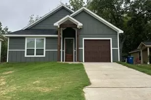 914 W Baker St, Denison, TX 75020 - Photo 1