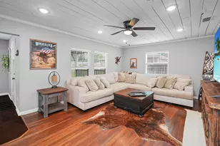 411 Dewitt St, Collinsville, TX 76233 - Photo 8