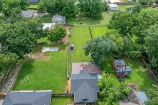 411 Dewitt St, Collinsville, TX 76233 - Photo 26