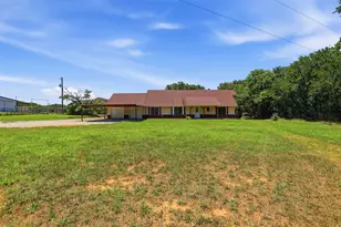 4298 Knob Rd, Springtown, TX 76082 - Photo 2