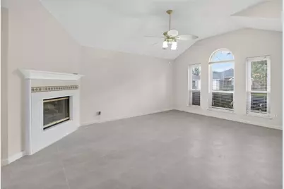 7016 Snowivy Court, Arlington, TX 76001 - Photo 2