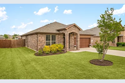1720 Cross Creek Lane, Cleburne, TX 76033 - Photo 8