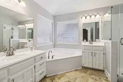 8205 Danbury Court, Rowlett, TX 75089 - Photo 10
