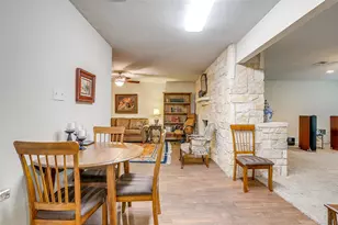 721 NW Wood St, Burleson, TX 76028 - Photo 12