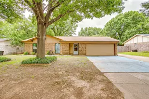 721 NW Wood St, Burleson, TX 76028 - Photo 1