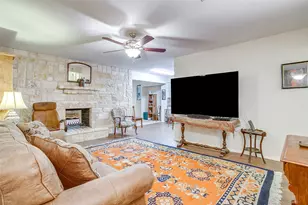 721 NW Wood St, Burleson, TX 76028 - Photo 6