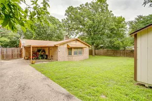 721 NW Wood St, Burleson, TX 76028 - Photo 26