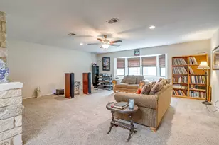 721 NW Wood St, Burleson, TX 76028 - Photo 16