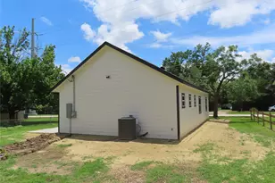 315 E Orville St, Wills Point, TX 75169 - Photo 6