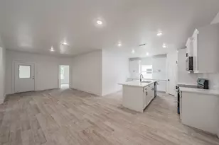 4526 Kolloch Dr, Dallas, TX 75216 - Photo 8