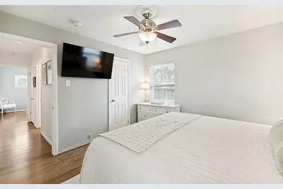 8911 Larchwood Drive, Dallas, TX 75238 - Photo 20