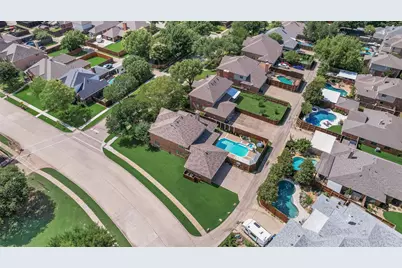 6802 Lochmoor Lane, Garland, TX 75044 - Photo 2