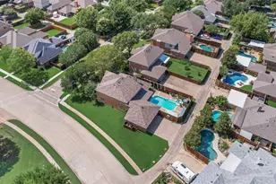 6802 Lochmoor Ln, Garland, TX 75044 - Photo 2