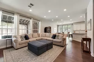 6802 Lochmoor Ln, Garland, TX 75044 - Photo 10