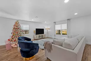 9806 Parkford Dr, Dallas, TX 75238 - Photo 10