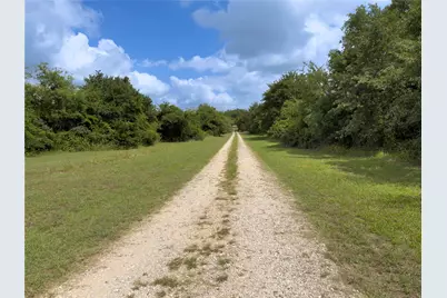 1102 NE 23rd Street, Mineral Wells, TX 76067 - Photo 8