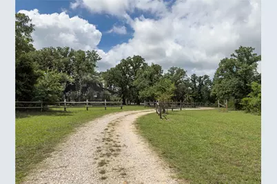 1102 NE 23rd Street, Mineral Wells, TX 76067 - Photo 4