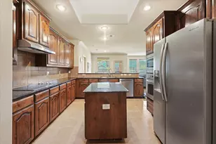 320 Gotland Dr, Grand Prairie, TX 75052 - Photo 12