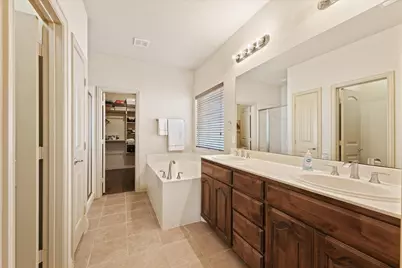 320 Gotland Drive, Grand Prairie, TX 75052 - Photo 22