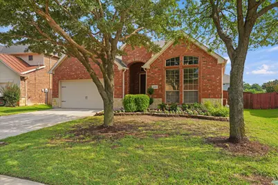 320 Gotland Drive, Grand Prairie, TX 75052 - Photo 4