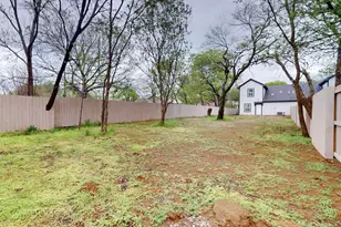 1213 Mill St, Gainesville, TX 76240 - Photo 38