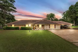 2203 Woodbine Dr, Gladewater, TX 75647 - Photo 1