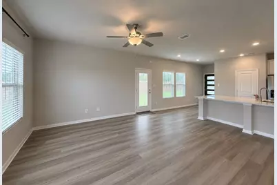 205 Greenbriar Drive, Princeton, TX 75071 - Photo 4