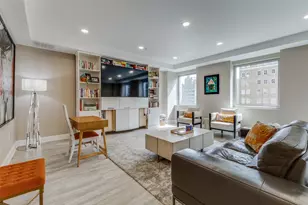 1505 Elm St, Dallas, TX 75201 - Photo 2