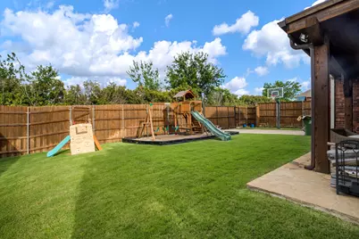 1027 Sir Lancelot Circle, Lewisville, TX 75056 - Photo 2