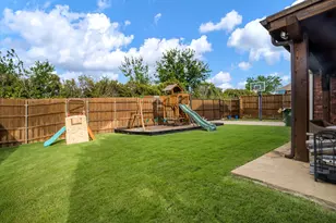 1027 Sir Lancelot Cir, Lewisville, TX 75056 - Photo 2