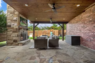 1027 Sir Lancelot Cir, Lewisville, TX 75056 - Photo 38