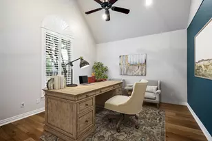 1027 Sir Lancelot Cir, Lewisville, TX 75056 - Photo 10