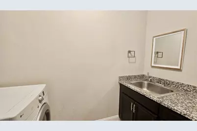7324 Clementine Drive, Irving, TX 75063 - Photo 32