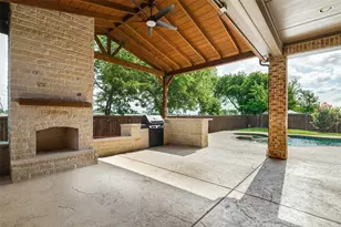 2723 Village Creek St, Celina, TX 75078 - Photo 4