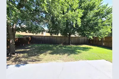 105 Dorsett Drive, Irving, TX 75063 - Photo 36