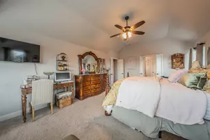 1036 Kingston Dr, Godley, TX 76044 - Photo 10