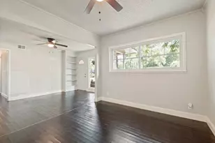 913 W Inwood Dr, Arlington, TX 76013 - Photo 4