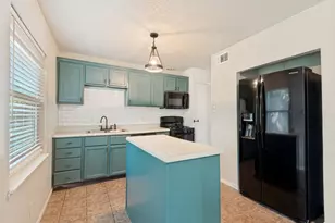 913 W Inwood Dr, Arlington, TX 76013 - Photo 10