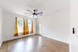 1301 Compton St, Dallas, TX 75203 - Photo 10